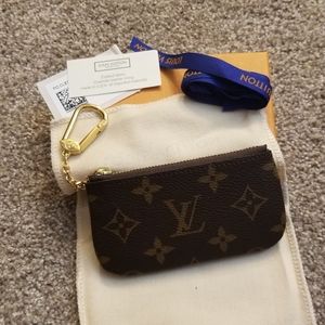 *SOLD* Louis vuitton key pouch 🔑